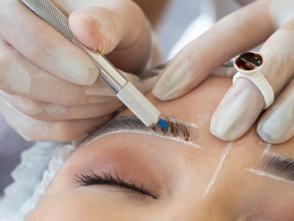 Cuidados post microblading en primavera